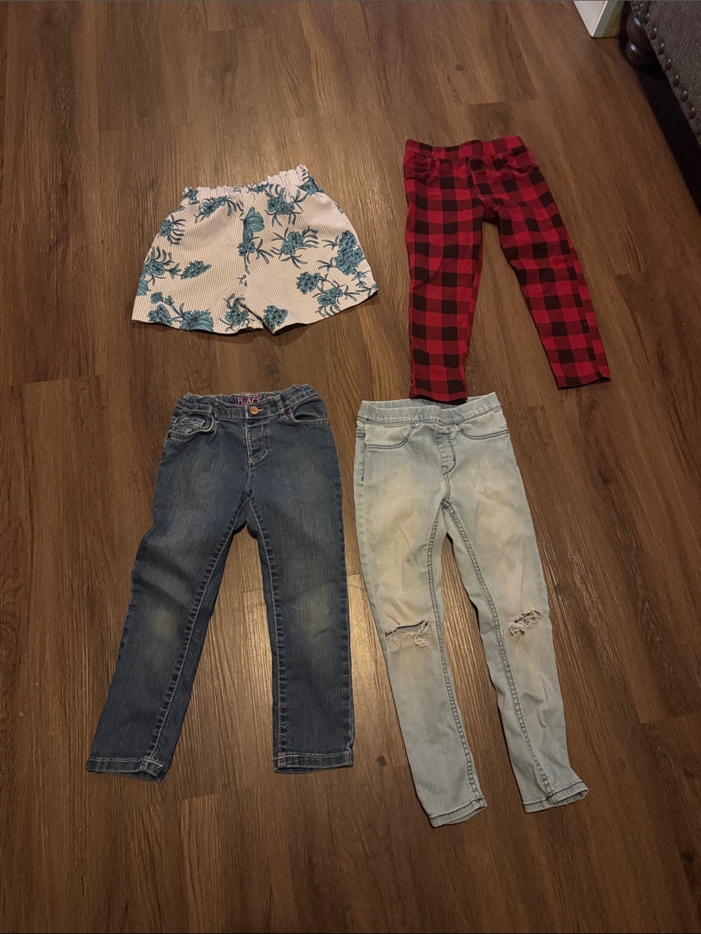 Kids Floral Elastic-Waist Shorts - Blue on White Bundle size 6-7